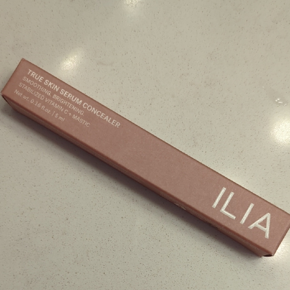 ILIA True Skin Serum Concealer in Suma